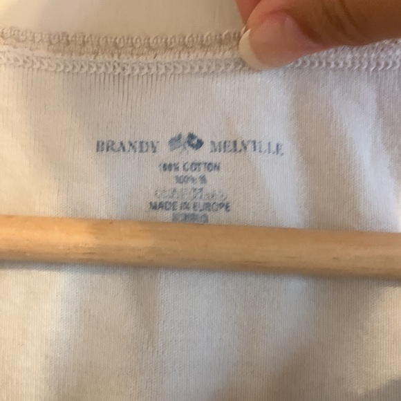 BRANDY MELVILLE ZELLY TOP! White with cream lining on neck - Picture 2 of 2